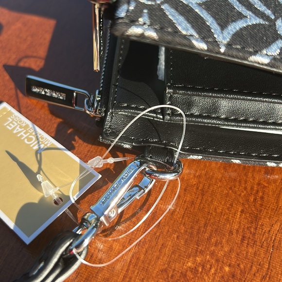 New Michael Kors large double zip wristlet - Picture 10 of 16